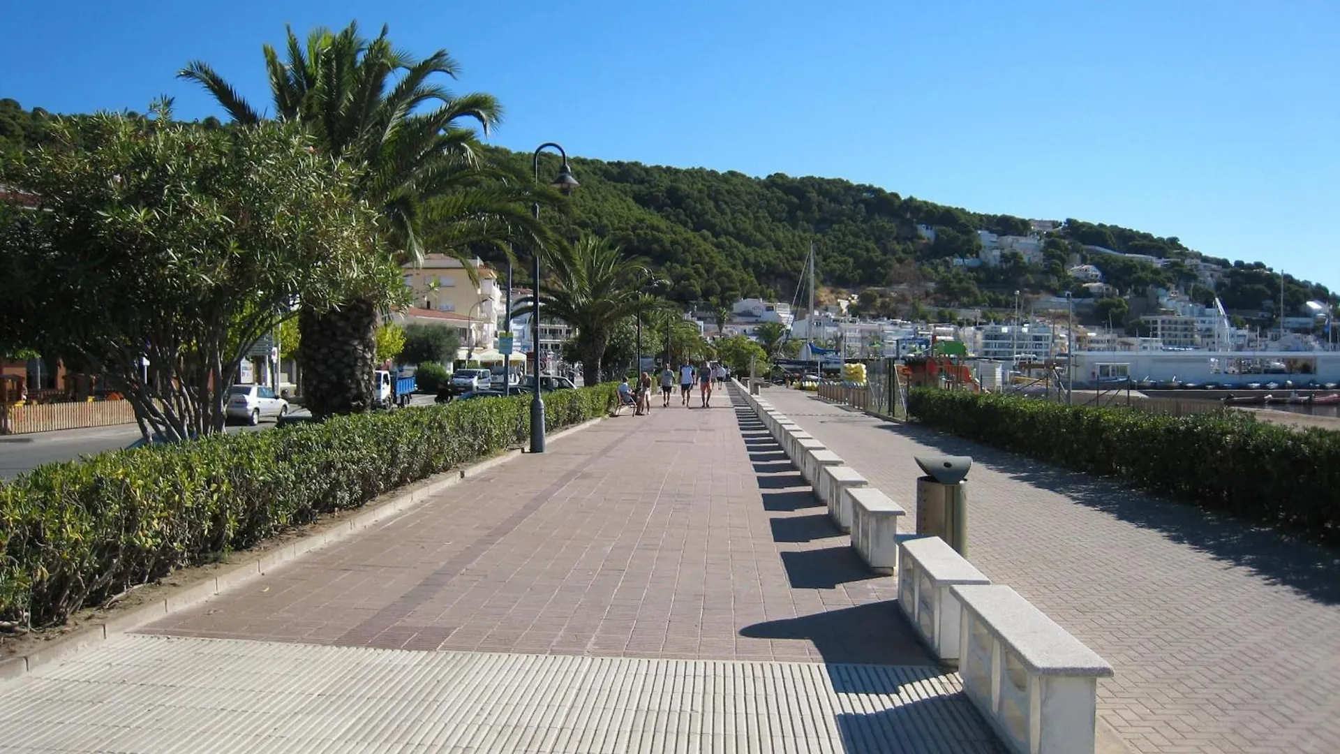 Apartamento Acogedor En La Playa Con Acceso Directo Al Mar Y Piscina En L'Estartit - Es-323-22